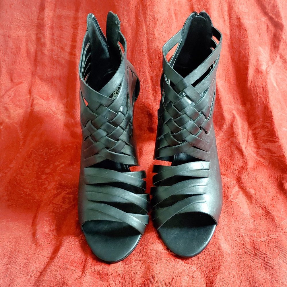 Mossimo Supply Co Heels Size 8